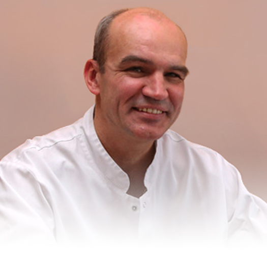 dr Aleksander Winiarski