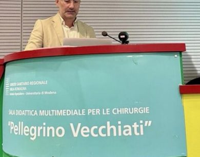 dr pawel wisz w gronie swiatowych liderow robotyki urologicznej podczas konferencji w modenie