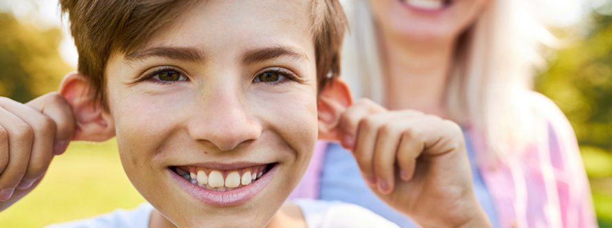 operacja plastyczna i korekta odstajacych uszu otoplastyka