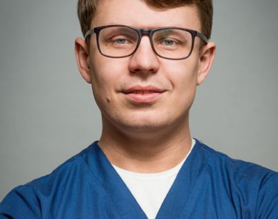 Profesor Michał Pędziwiatr wśród specjalistów Szpitala na Klinach-2