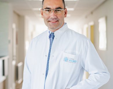 skomplikowany zabieg usuniecia raka prostaty z wykorzystaniem robota przeprowadzony przez dr pawla wisza w szpitalu na klinach