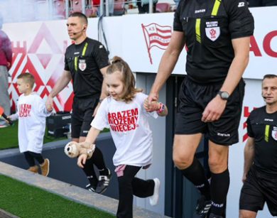 szpital na klinach razem z ks cracovia troszcza sie o zdrowie kobiet